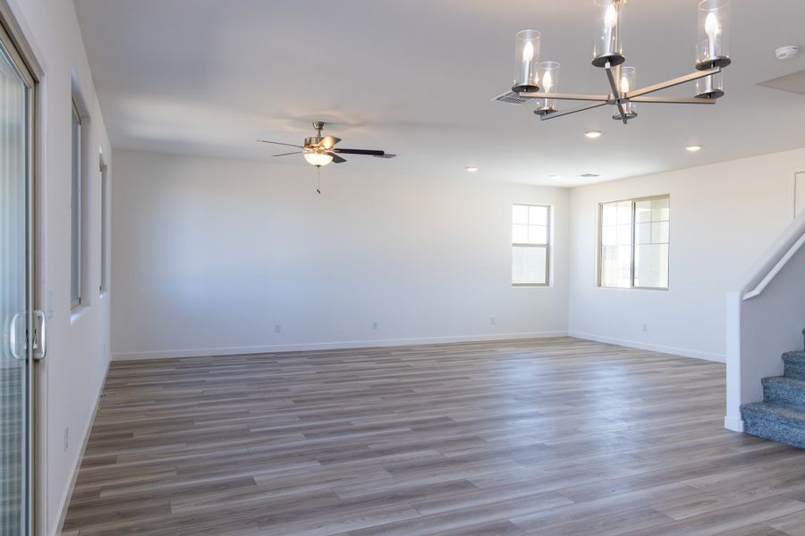 Spacious, unfurnished interior of a new home in Rancho Santa Rosa, Maricopa (Image 17).