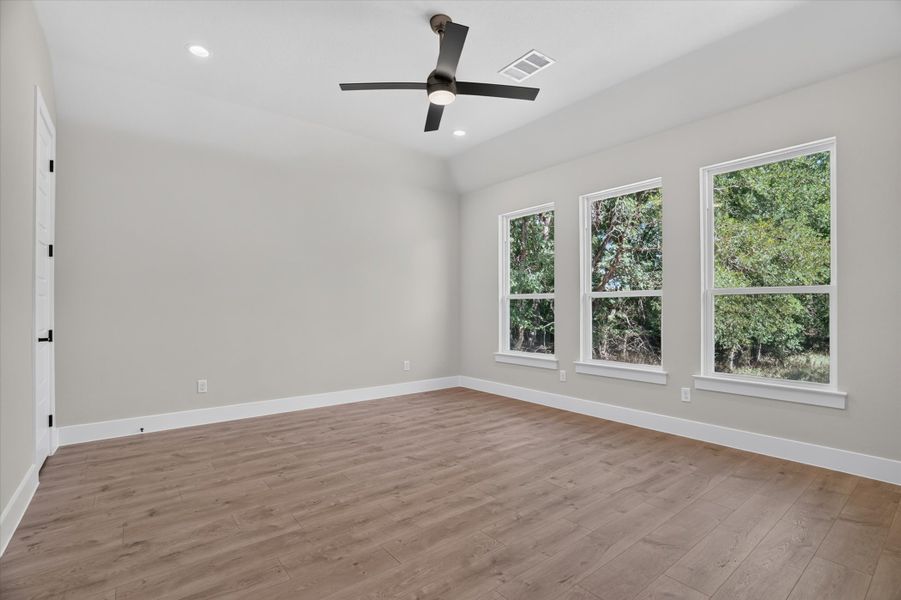 Spacious, unfurnished interior of a new home in Cartwright Ranch, Weatherford (Image 40). Spacious, unfurnished interior of a new home in Cartwright Ranch, Weatherford (Image 40).