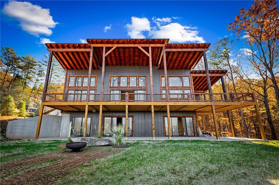 Exterior details and patio area of a home in , Blue Ridge (Image 5).