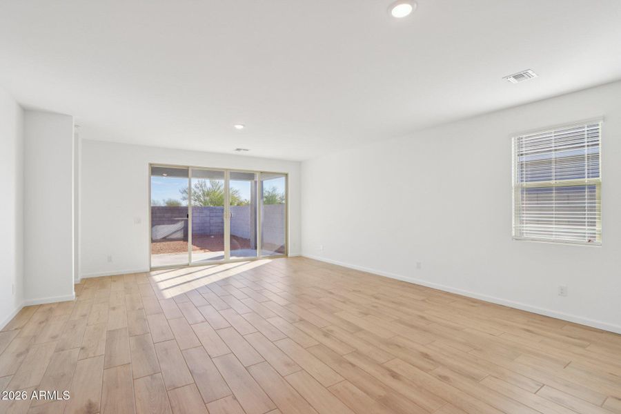 7-web-or-mls-N Orris Dr-S1501-007