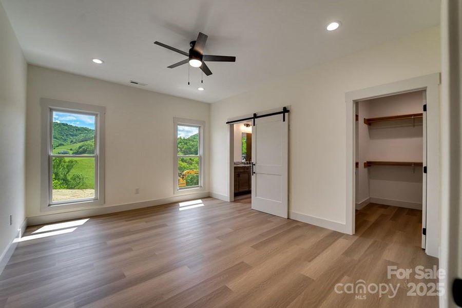 Spacious, unfurnished interior of a new home in , Clyde (Image 29).