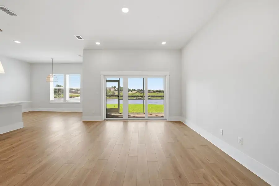 Similar Santorini floorplan. Features and finishes may vary.