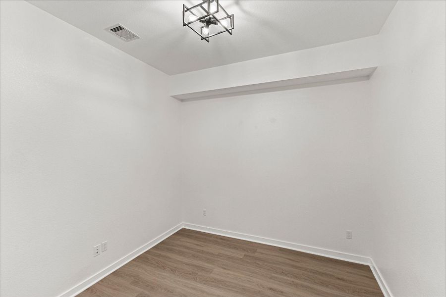 Spacious, unfurnished interior of a new home in , Willis (Image 15).