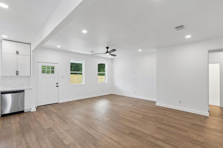 Spacious, unfurnished interior of a new home in , Runaway Bay (Image 21).