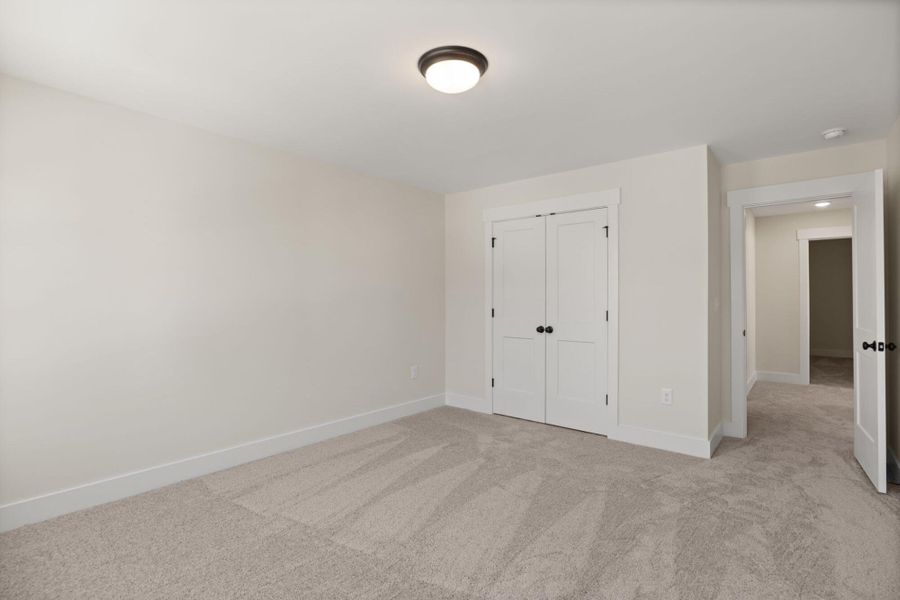 Spacious, unfurnished interior of a new home in Harbor Crossing, Greensboro (Image 39).