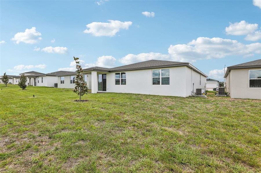 Exterior details and patio area of a home in Hamilton Bluff - Signature Series, Lake Hamilton (Image 3).