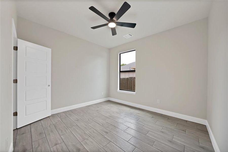 Spacious, unfurnished interior of a new home in , Granbury (Image 13).