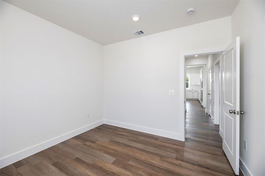 Spacious, unfurnished interior of a new home in , Princeton (Image 16).