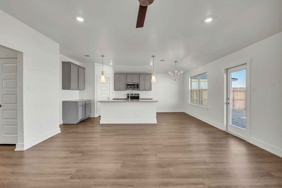 Spacious, unfurnished interior of a new home in Park Meadows, Waco (Image 4). Spacious, unfurnished interior of a new home in Park Meadows, Waco (Image 4).