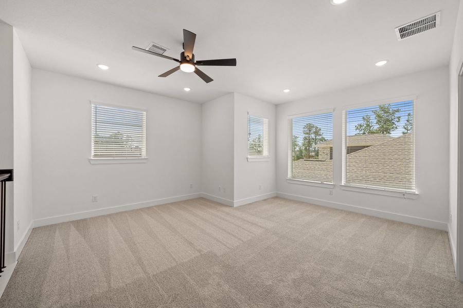 Representative unfurnished interior of a home built from the Waterloo 60′ Lot by Chesmar Homes in Fulshear Lakes, Fulshear (Image 32).