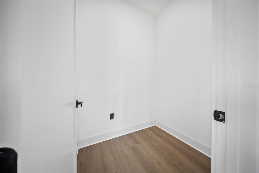 Spacious, unfurnished interior of a new home in , Lake Alfred (Image 44).