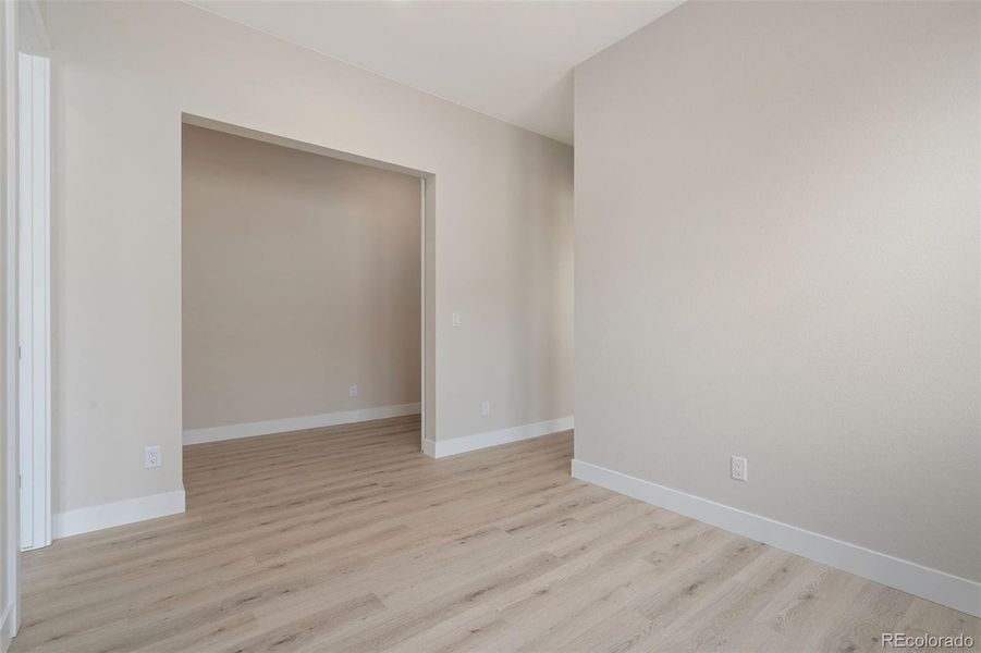 Spacious, unfurnished interior of a new home in Kitchel Lake at Serratoga Falls, Timnath (Image 22).