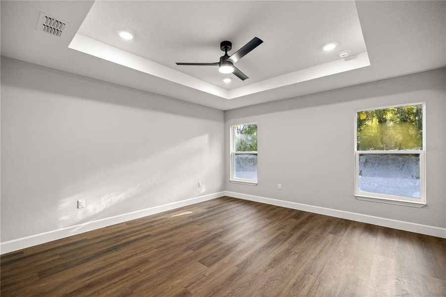 Spacious, unfurnished interior of a new home in , Belleview (Image 9).