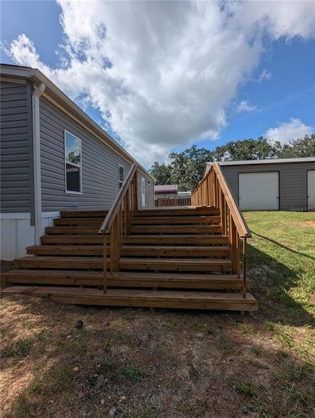 Exterior details and patio area of a home in , Lake Wales (Image 24).