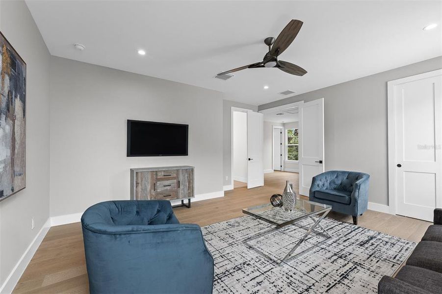 Furnished interior view inside a new home in , Orlando (Image 39).