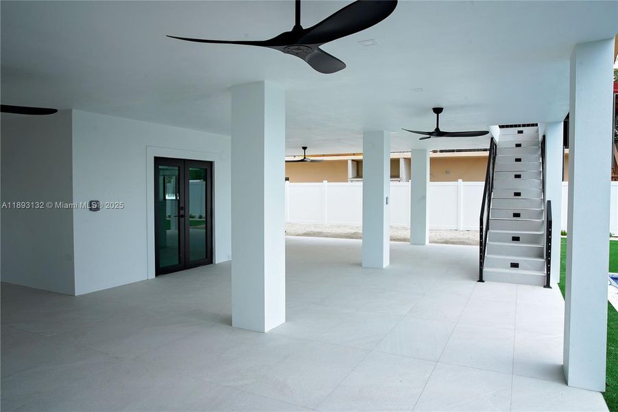 Exterior details and patio area of a home in , Tavernier (Image 27).