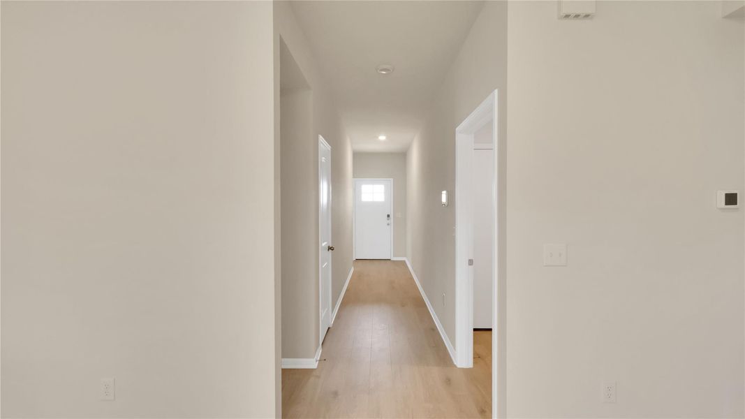 Spacious, unfurnished interior of a new home in Bar W Ranch, Leander (Image 8). Spacious, unfurnished interior of a new home in Bar W Ranch, Leander (Image 8).