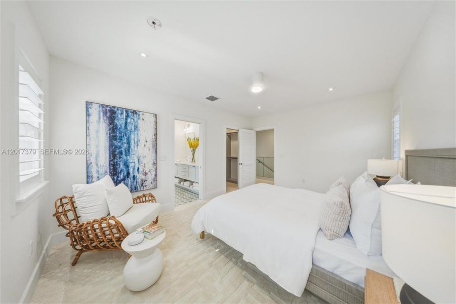 Furnished interior view inside a new home in , Islamorada, Village of Islands (Image 56).