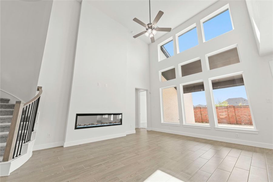 Representative image. Features, selections and colors may vary.