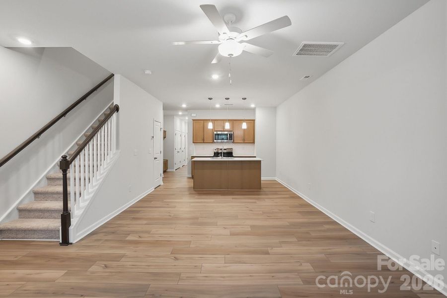Spacious, unfurnished interior of a new home in Sloan Station, Charlotte (Image 16).