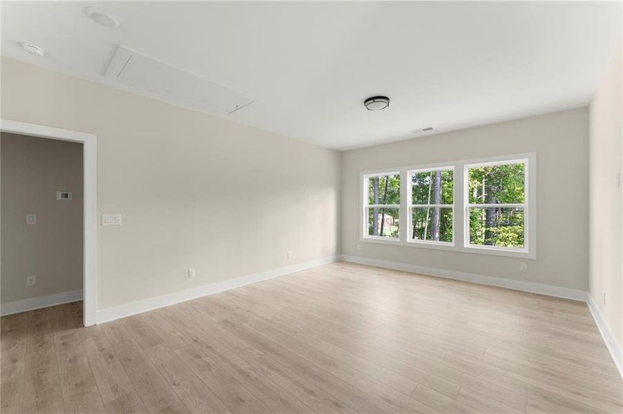 Spacious, unfurnished interior of a new home in Hillgrove Preserve, Powder Springs (Image 49).