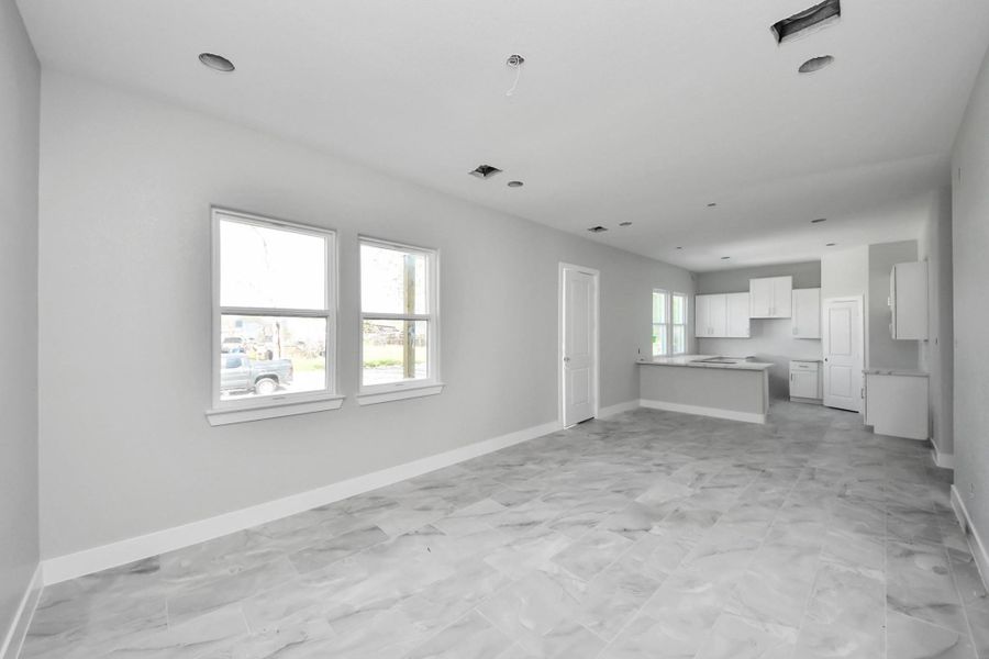 Spacious, unfurnished interior of a new home in , Houston (Image 19).