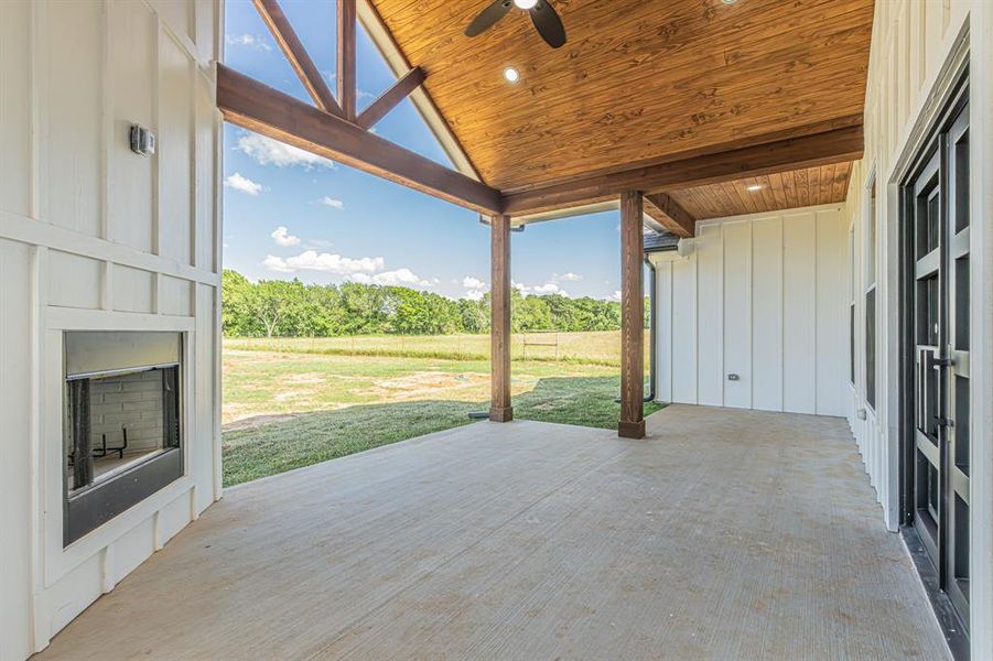 Exterior details and patio area of a home in , Alvarado (Image 22).