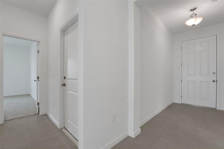 Spacious, unfurnished interior of a new home in Annabelle Estates, Lake Wales (Image 13).