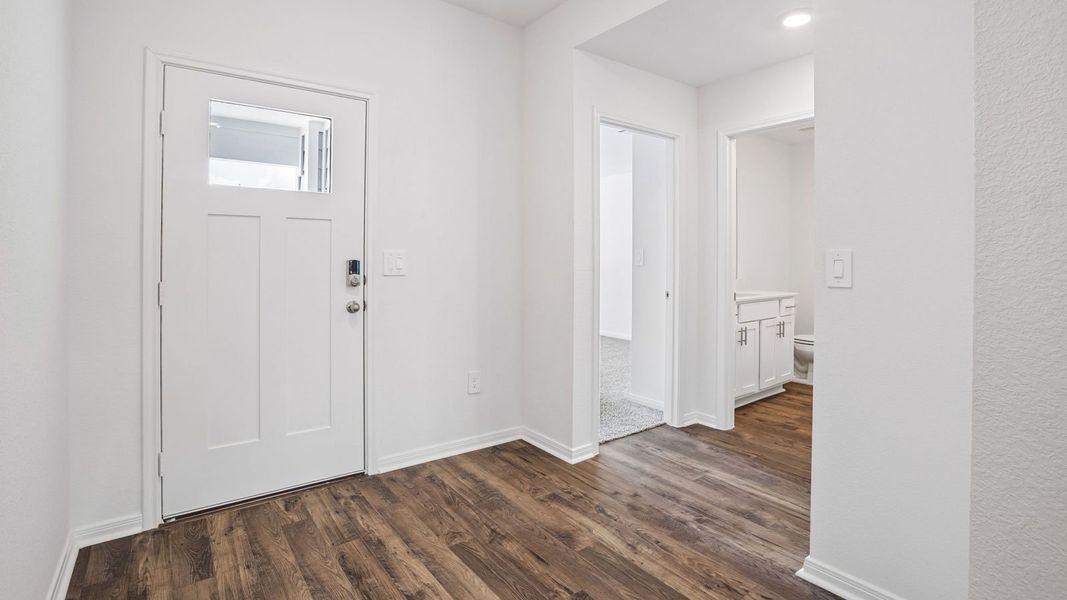 Spacious, unfurnished interior of a new home in Prairie Lakes, Buda (Image 16).
