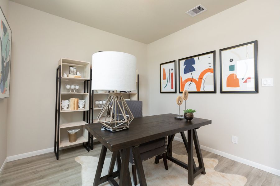 Representative furnished interior of a home built from the Cascade by Beazer Homes in Sorella: Landmark Collection, Tomball (Image 9). Representative furnished interior of a home built from the Cascade by Beazer Homes in Sorella: Landmark Collection, Tomball (Image 9).