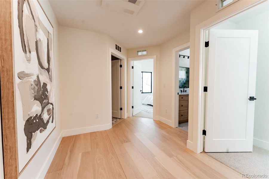 Spacious, unfurnished interior of a new home in , Englewood (Image 21).