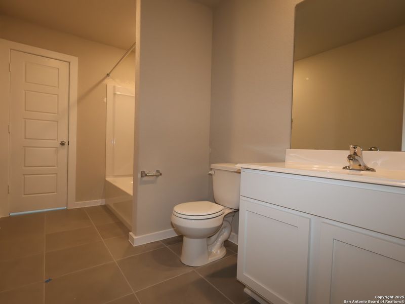 Furnished interior view inside a new home in Winding Brook, San Antonio (Image 5). Furnished interior view inside a new home in Winding Brook, San Antonio (Image 5).