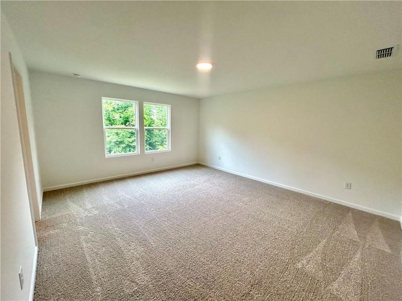 Spacious, unfurnished interior of a new home in The Pointe at Heron Bay, Locust Grove (Image 20).