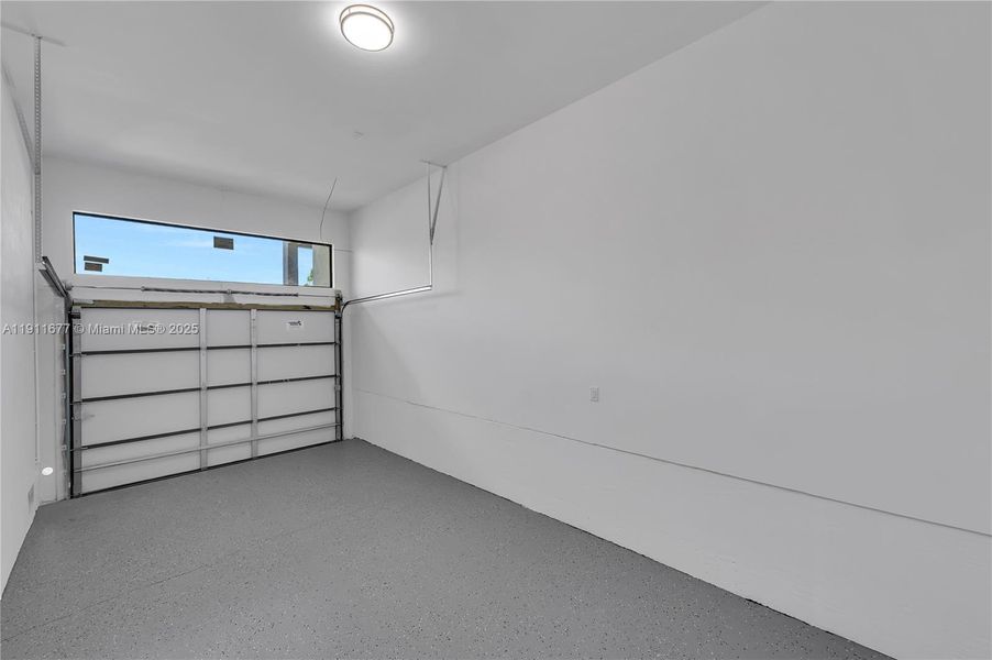 Spacious, unfurnished interior of a new home in , Fort Lauderdale (Image 38). Spacious, unfurnished interior of a new home in , Fort Lauderdale (Image 38).