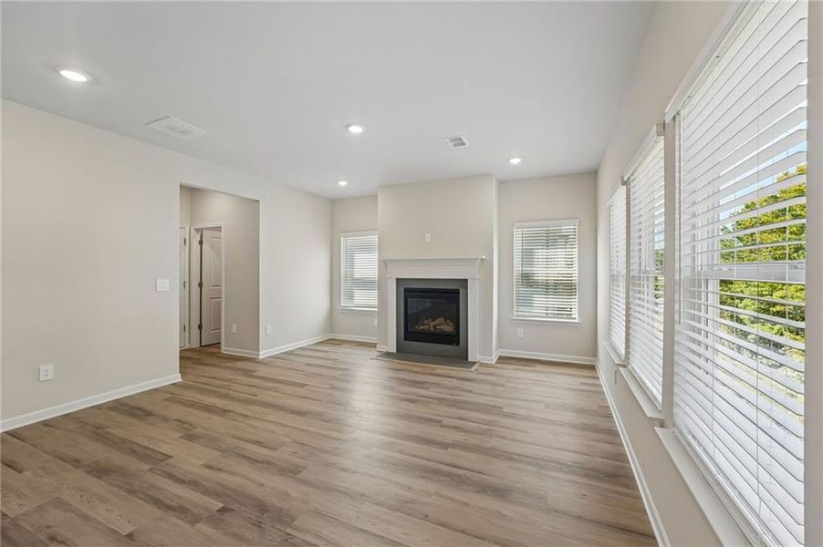 Spacious, unfurnished interior of a new home in Ivey Township, Dallas (Image 41).