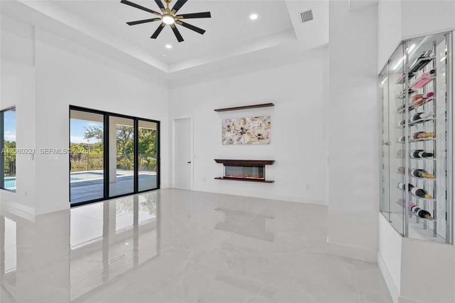 Spacious, unfurnished interior of a new home in , Cape Coral (Image 61).