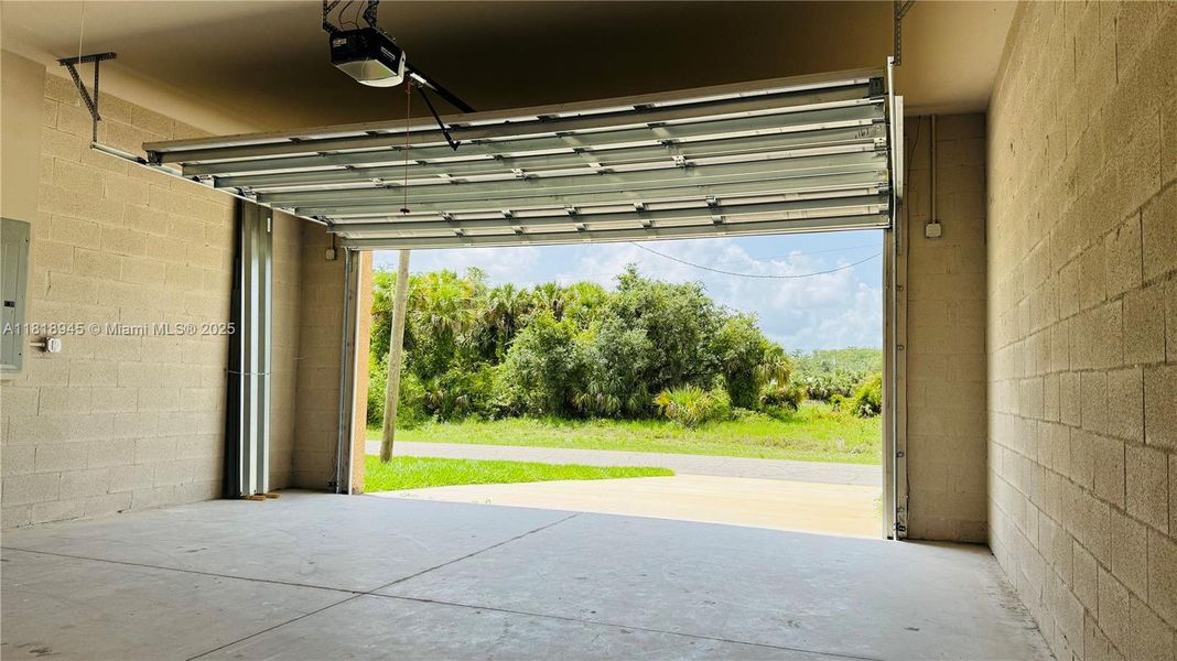 Exterior details and patio area of a home in , Labelle (Image 3).