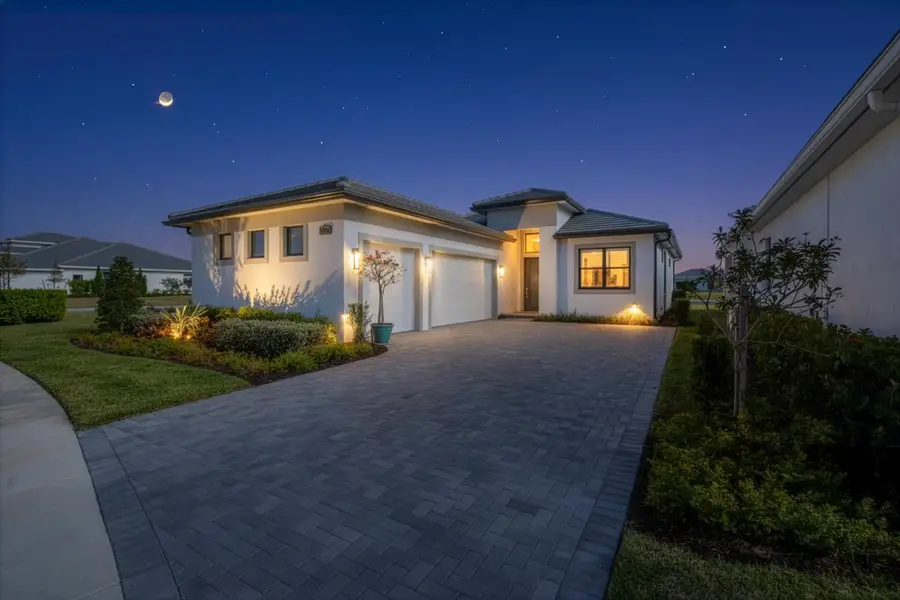 Twighlight Front Exterior