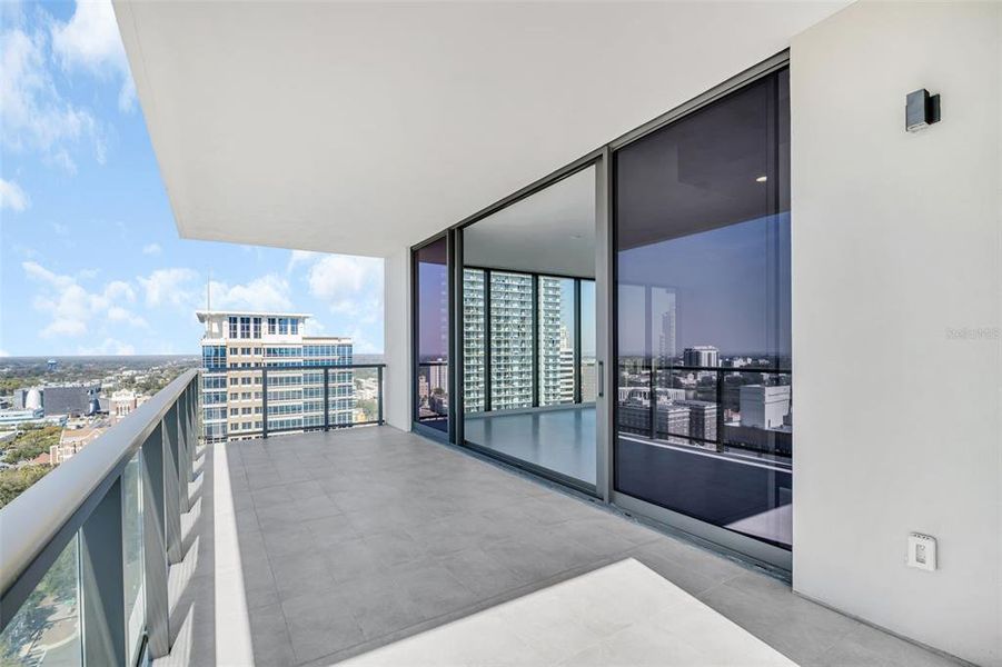 Exterior details and patio area of a home in , St. Petersburg (Image 26).
