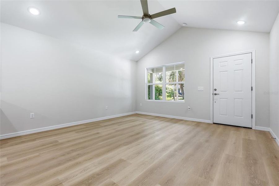 Spacious, unfurnished interior of a new home in , Gainesville (Image 11).