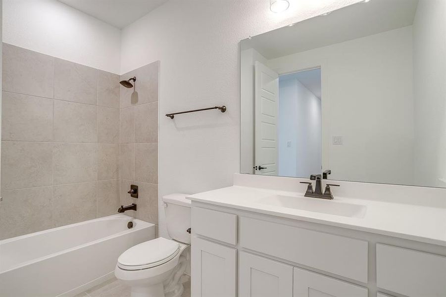 Furnished interior view inside a new home in Talon Hills, Fort Worth (Image 13).