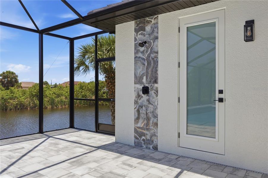 Exterior details and patio area of a home in , Port Charlotte (Image 4).