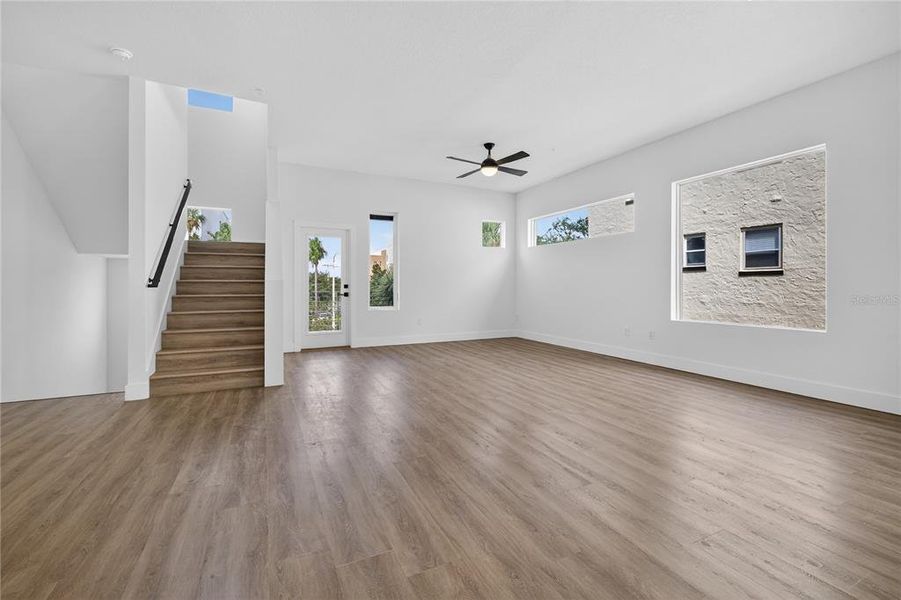 Spacious, unfurnished interior of a new home in , St. Petersburg (Image 22).