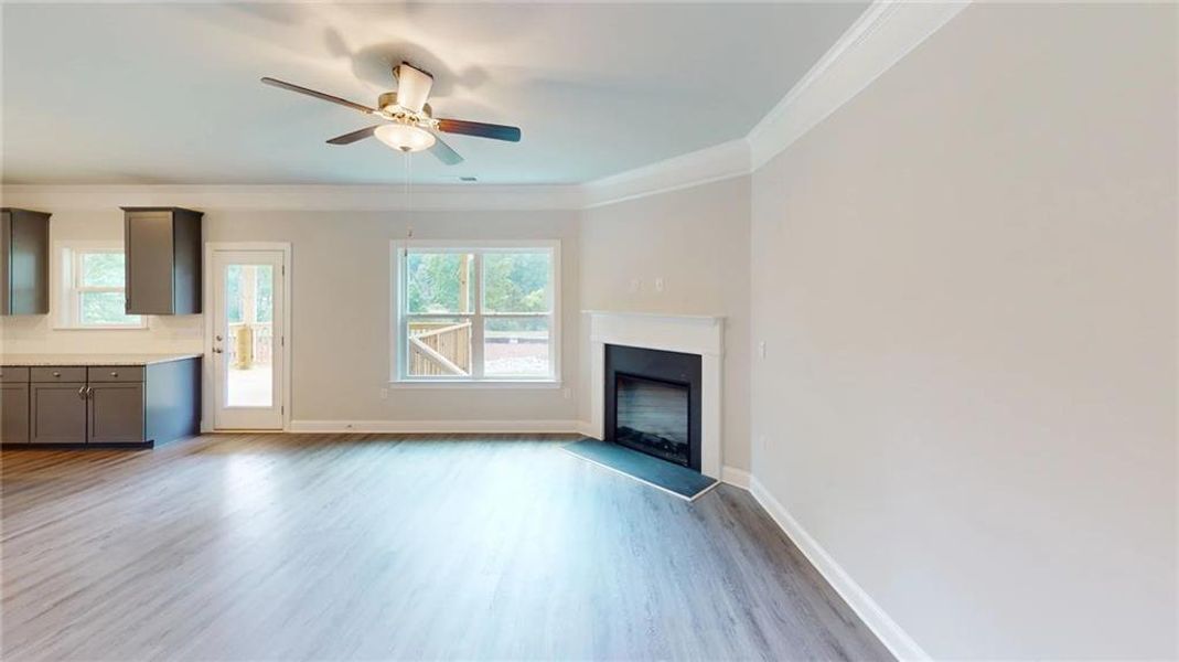 Spacious, unfurnished interior of a new home in Mirror Lake at South Harbour, Villa Rica (Image 16).