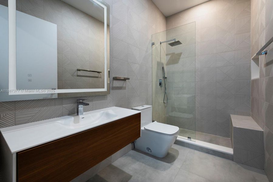 Furnished interior view inside a new home in , Pinecrest (Image 15).