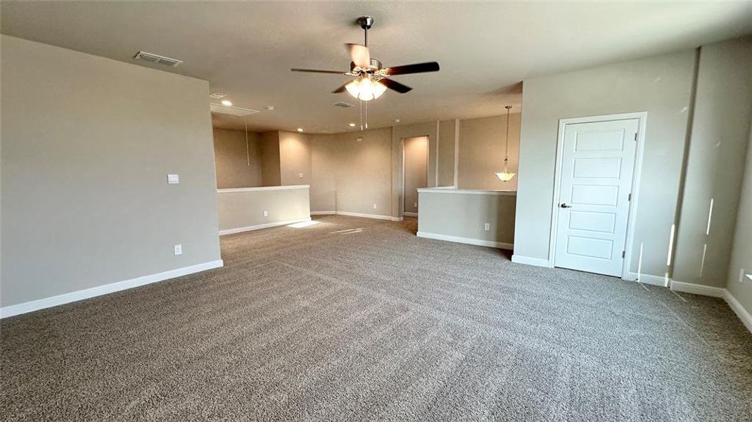 Spacious, unfurnished interior of a new home in Rock Creek Ranch, Fort Worth (Image 11). Spacious, unfurnished interior of a new home in Rock Creek Ranch, Fort Worth (Image 11).