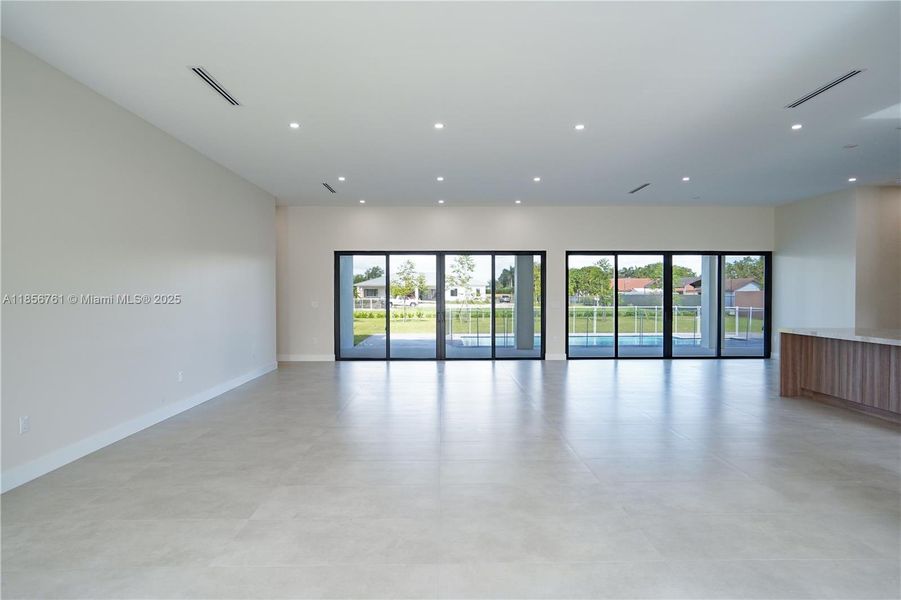 Spacious, unfurnished interior of a new home in , Homestead (Image 73).
