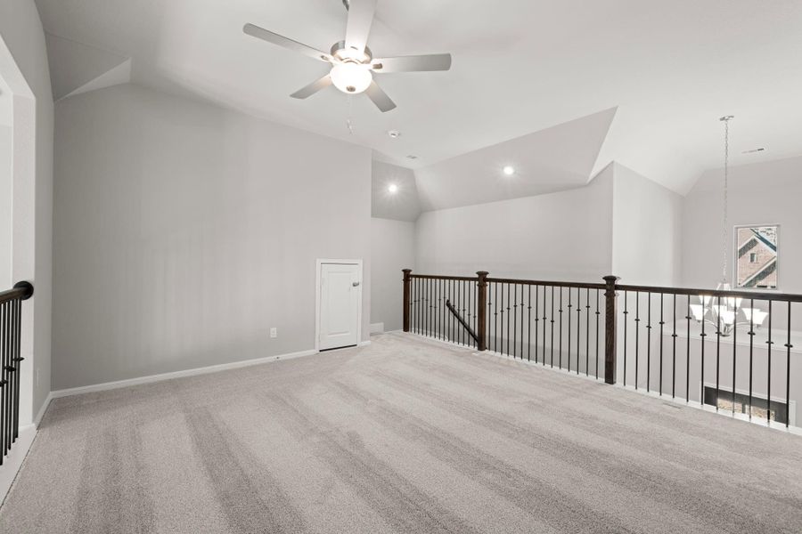 Spacious, unfurnished interior of a new home in The Meadows at Imperial Oaks 60', Conroe (Image 17).