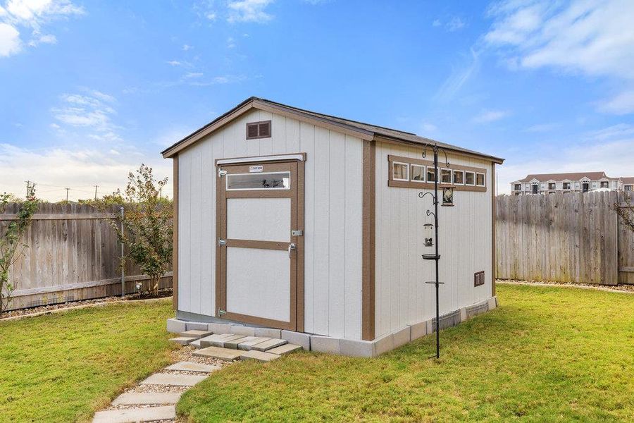 Exterior details and patio area of a home in Durango Farms - Boulevard Collection, Hutto (Image 23).