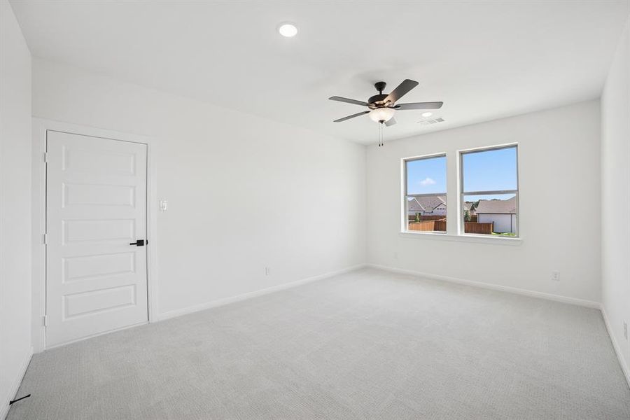Spacious, unfurnished interior of a new home in Terraces – Estates, Rockwall (Image 29).
